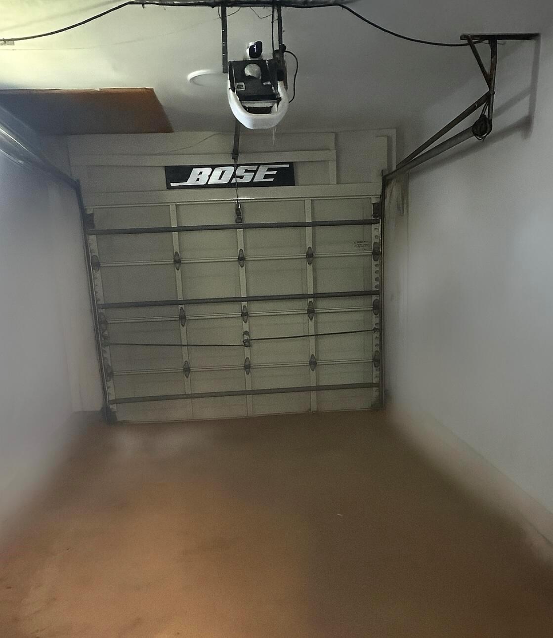 HOLLYWOOD HILLS - Residential