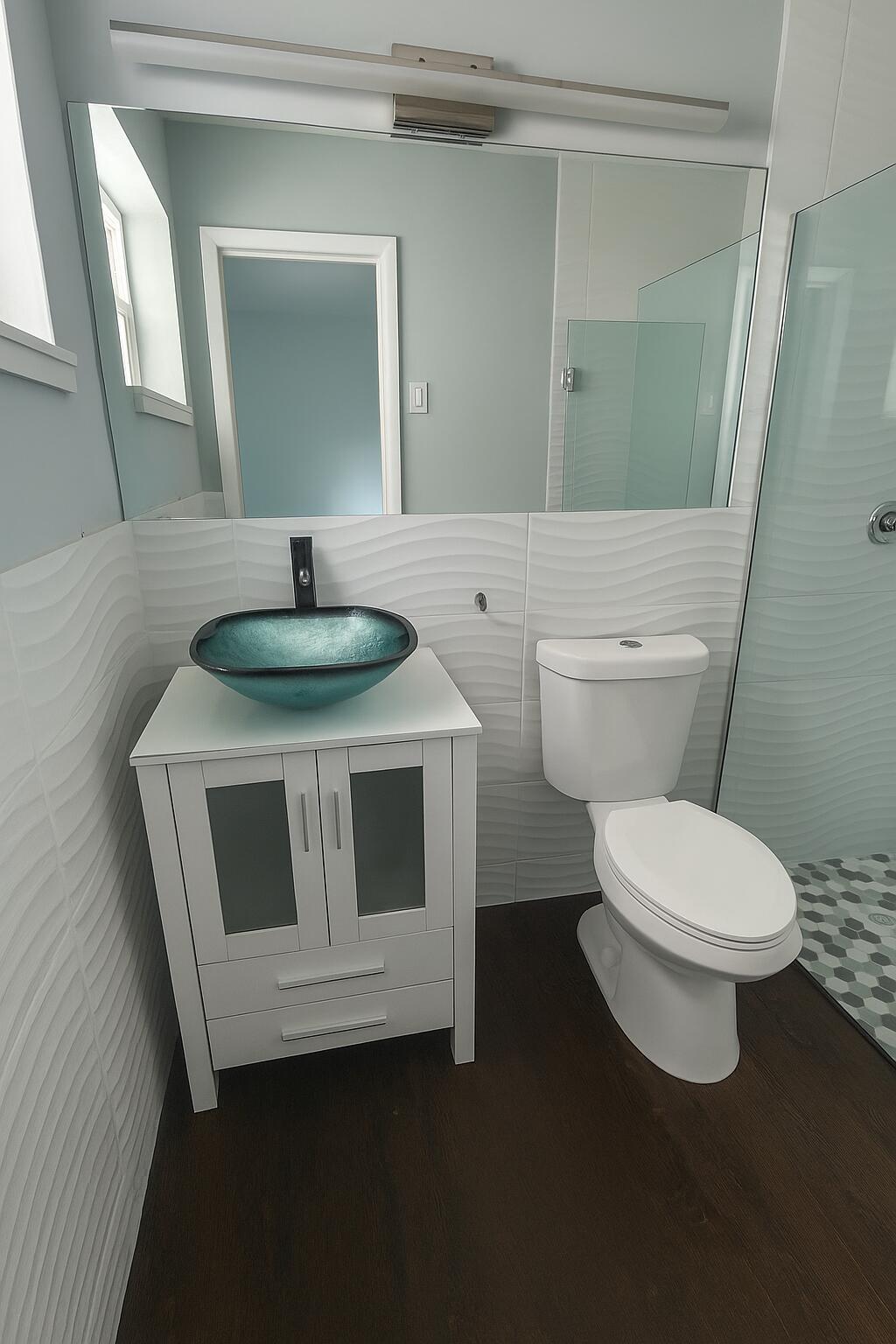 HOLLYWOOD HILLS - Residential