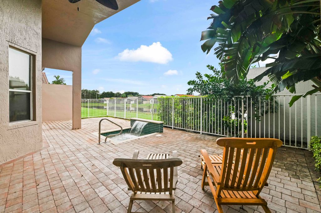Photo of 6703 Sherbrook Drive, Boynton Beach, FL 33437 (MLS # R11130852)