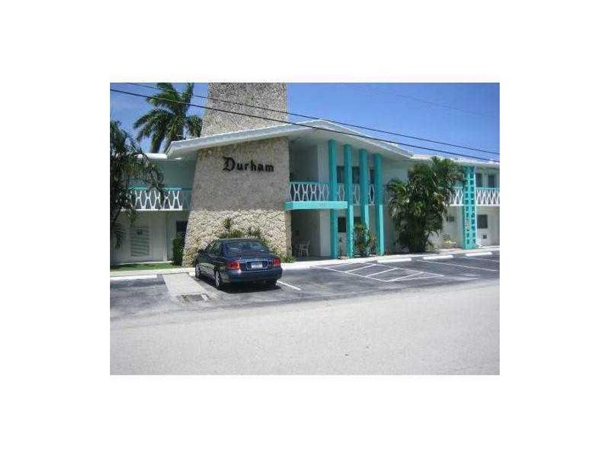 GREAT LOCATION ,BAYVIEW AND OAKLAND BLVD.,FURNISHED ,CORNER UNIT WITH LOTS OF LIGHT AND GREAT VIEWS OF THE CANAL,WITH HURRICANE HIGH MPACT WINDOWS AND DOORS ,TILED,CLEAN**SIT ON YOUR PORCH AND WATCH THE BOATS GO BY**WALK TO THE BEACH,ENTERTAINMENT,SHOPPIN G,BANKS ,VERY FRIENDLY ENVIROMENT IN THIS BOUTIQUE BUILDING ON THE CANAL .FLORIDA LIVING AT ITS BEST**