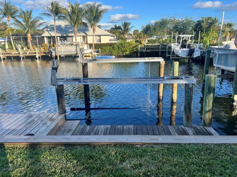 A home in Hutchinson Island