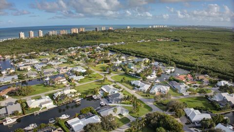 A home in Hutchinson Island