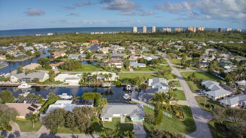 A home in Hutchinson Island