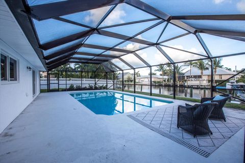 A home in Hutchinson Island