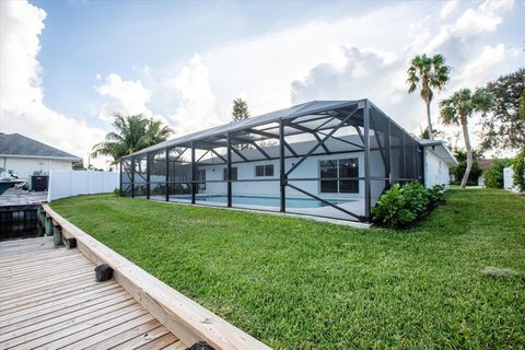 A home in Hutchinson Island