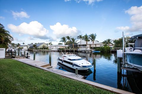 A home in Hutchinson Island