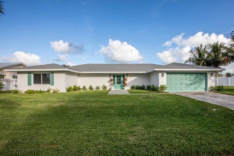 A home in Hutchinson Island