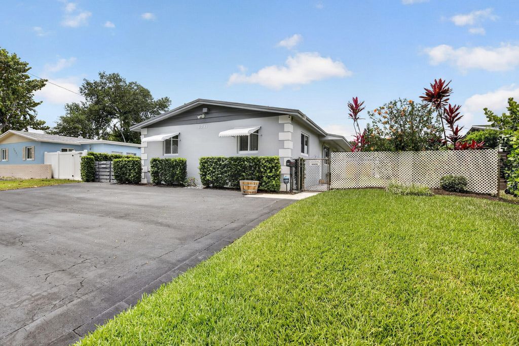 Photo of 6281 Moseley Street #1-2, Hollywood, FL 33024 (MLS # B26027906)