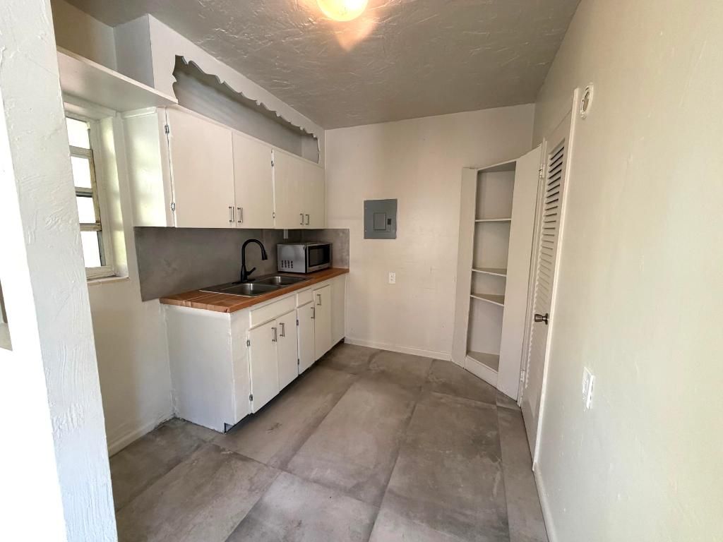 Photo of 304 S Ocean Breeze, Lake Worth Beach, FL 33460 (MLS # R11147679)