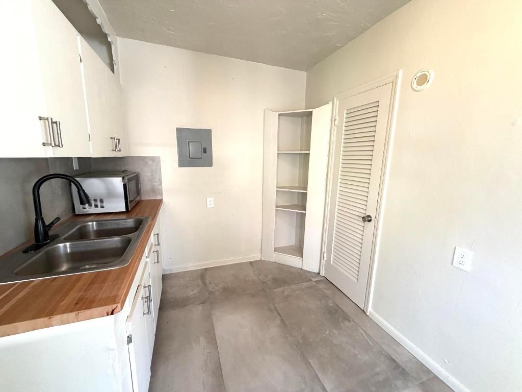 Photo of 304 S Ocean Breeze, Lake Worth Beach, FL 33460 (MLS # R11147679)