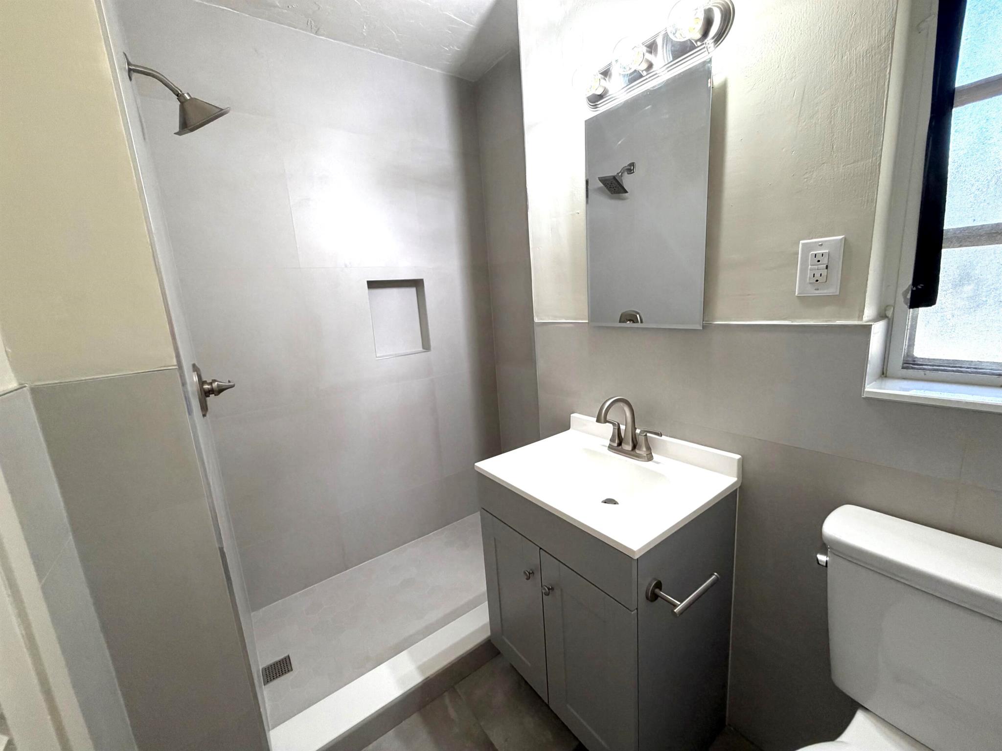 LAKE WORTH TOWN OF - Residential Lease