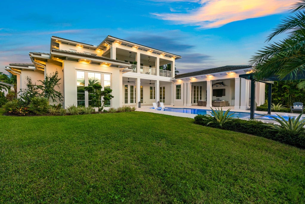 Photo of 14039 Paradise Point Road, Palm Beach Gardens, FL 33410 (MLS # R10972035)