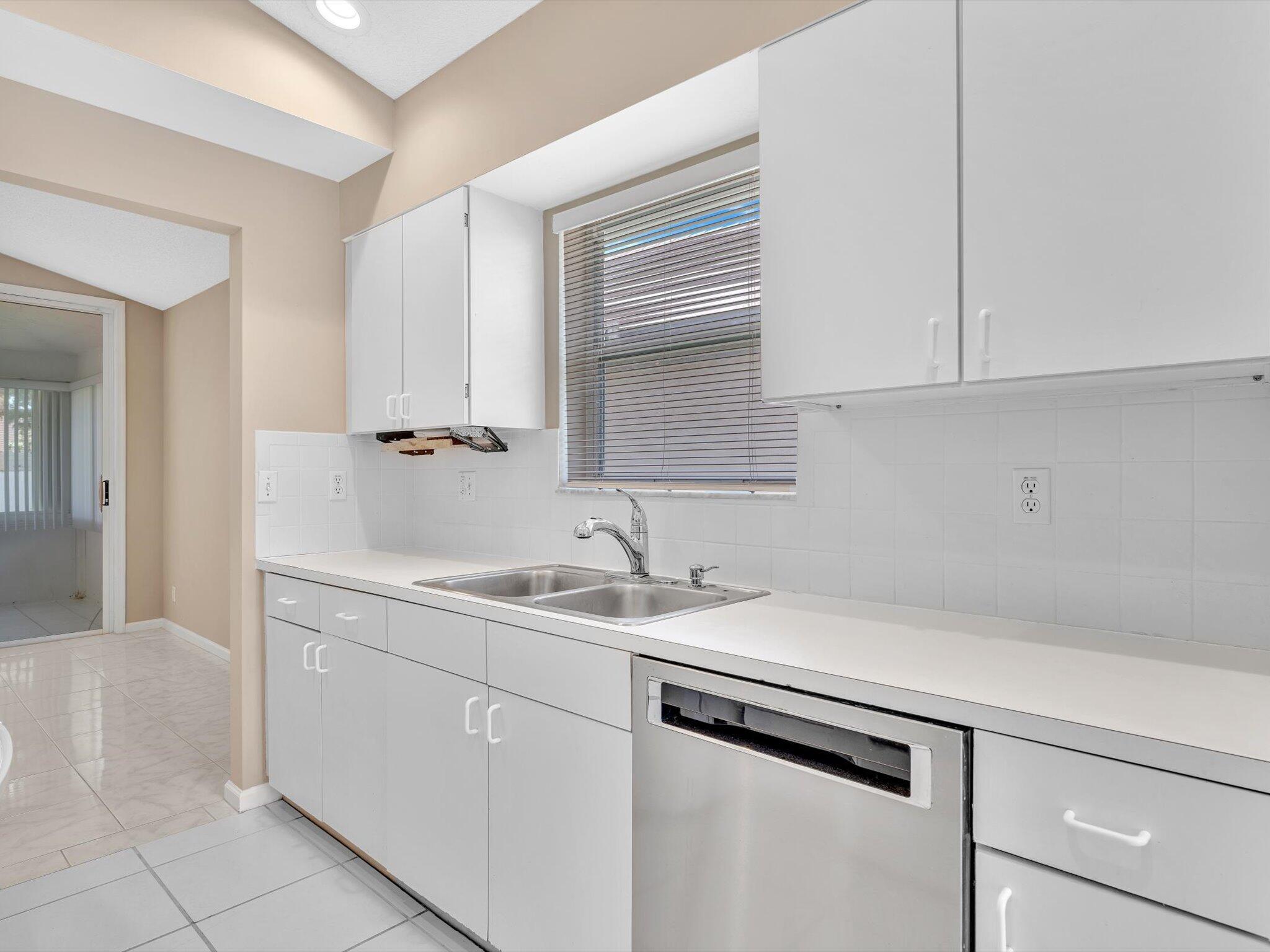 7506 Ironbridge Circle, Delray Beach, FL, 33446/$525,000 4 7506 Ironbridge Circle