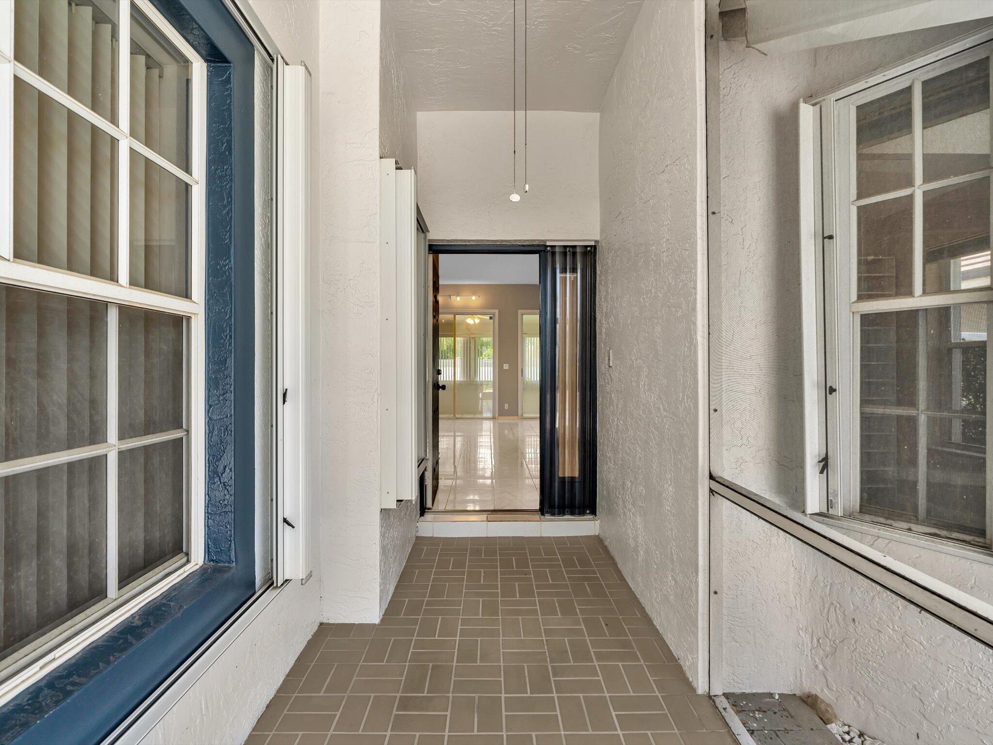 7506 Ironbridge Circle, Delray Beach, FL, 33446/$525,000 1 7506 Ironbridge Circle