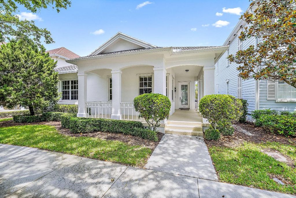 Photo of 242 Poinciana Drive, Jupiter, FL 33458 (MLS # R11130634)