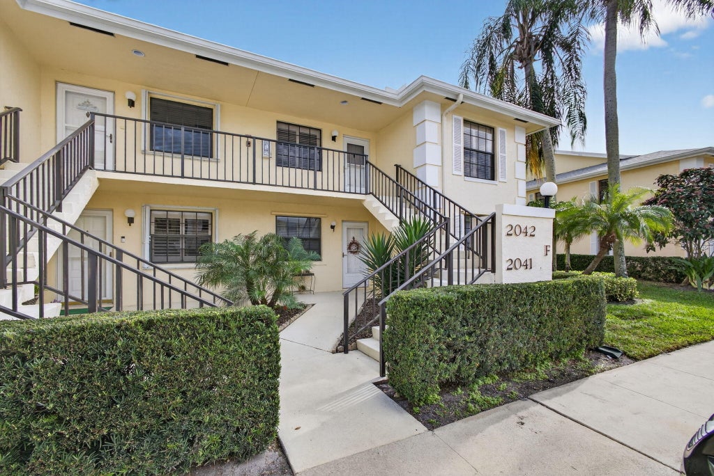 Photo of 2041 Keystone Drive #F, Jupiter, FL 33458 (MLS # B26088673)
