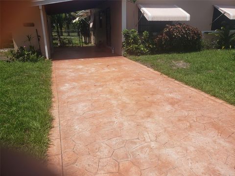 961 NW 202nd St Miami FL 33169