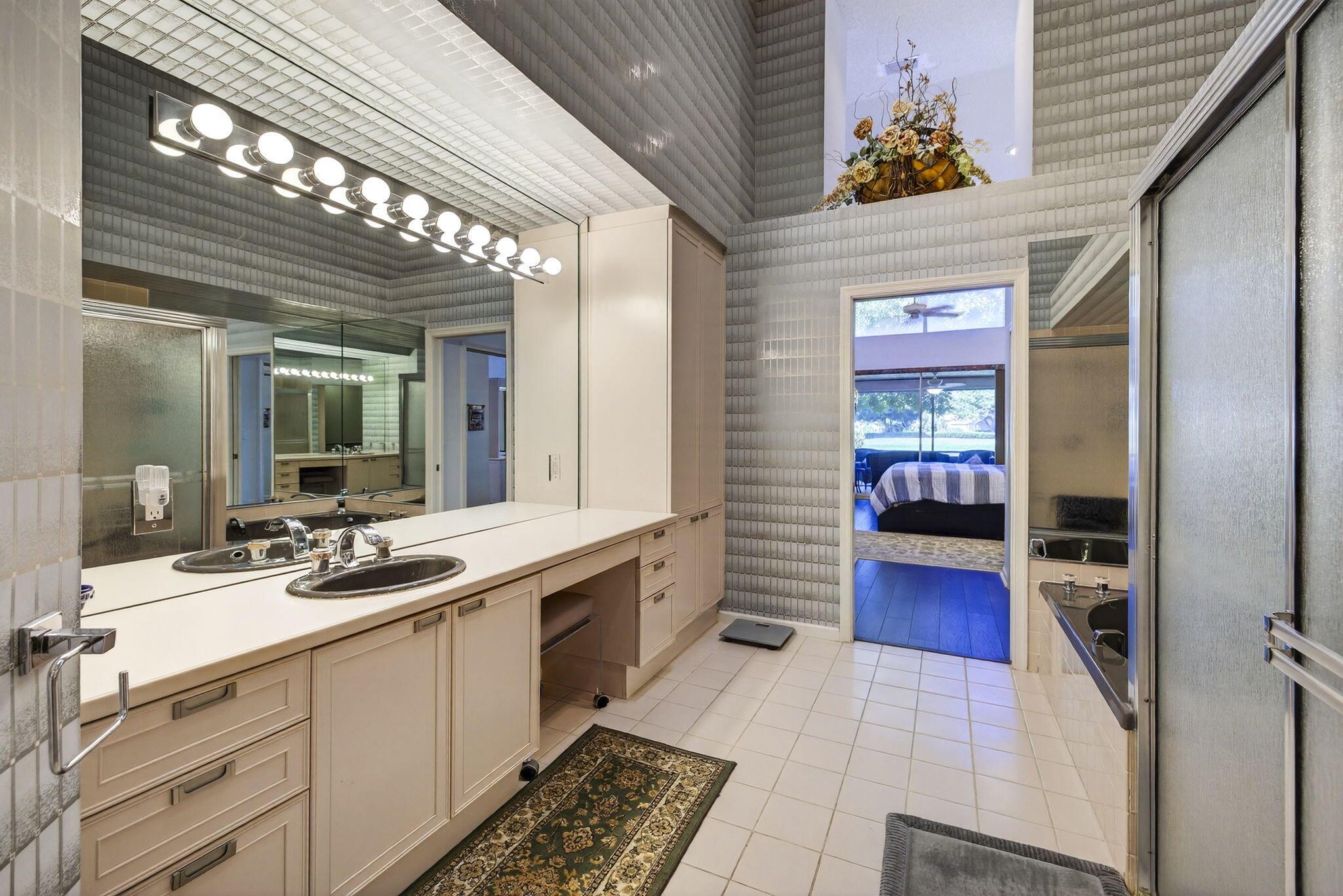 GREENSPOINTE CONDO - Residential