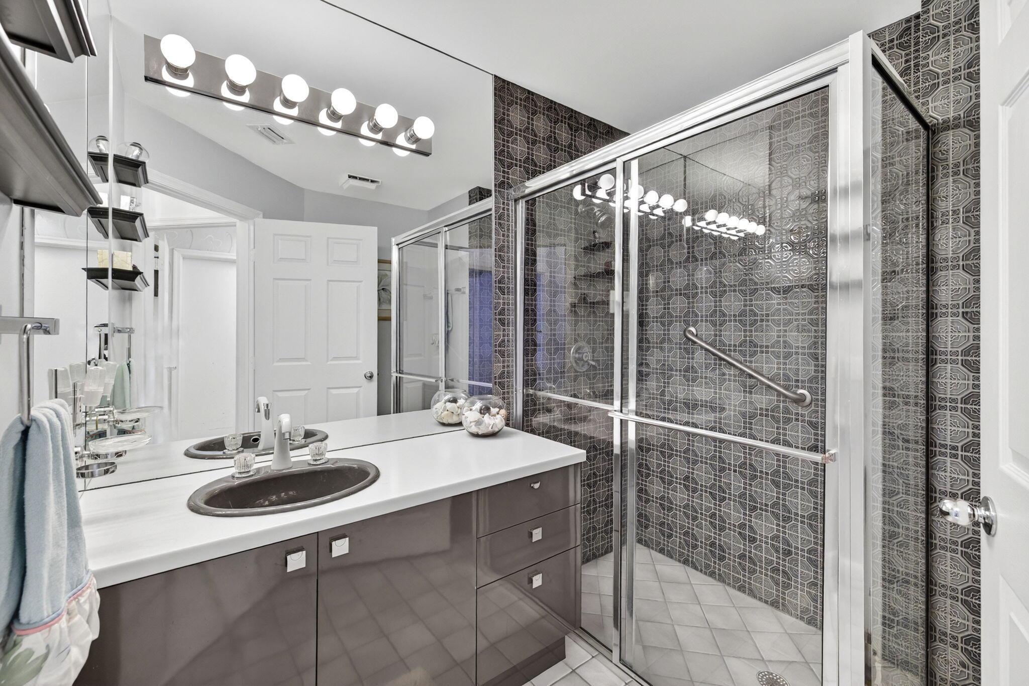 GREENSPOINTE CONDO - Residential