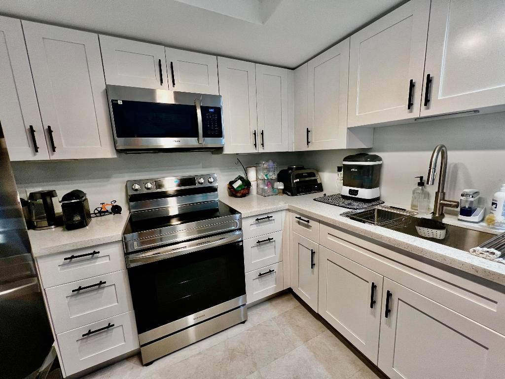 Photo of 2033 SE 10th Avenue #620, Fort Lauderdale, FL 33316 (MLS # R11145877)