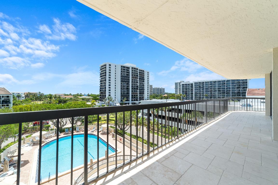 BRAEMAR ISLE CONDO - Residential