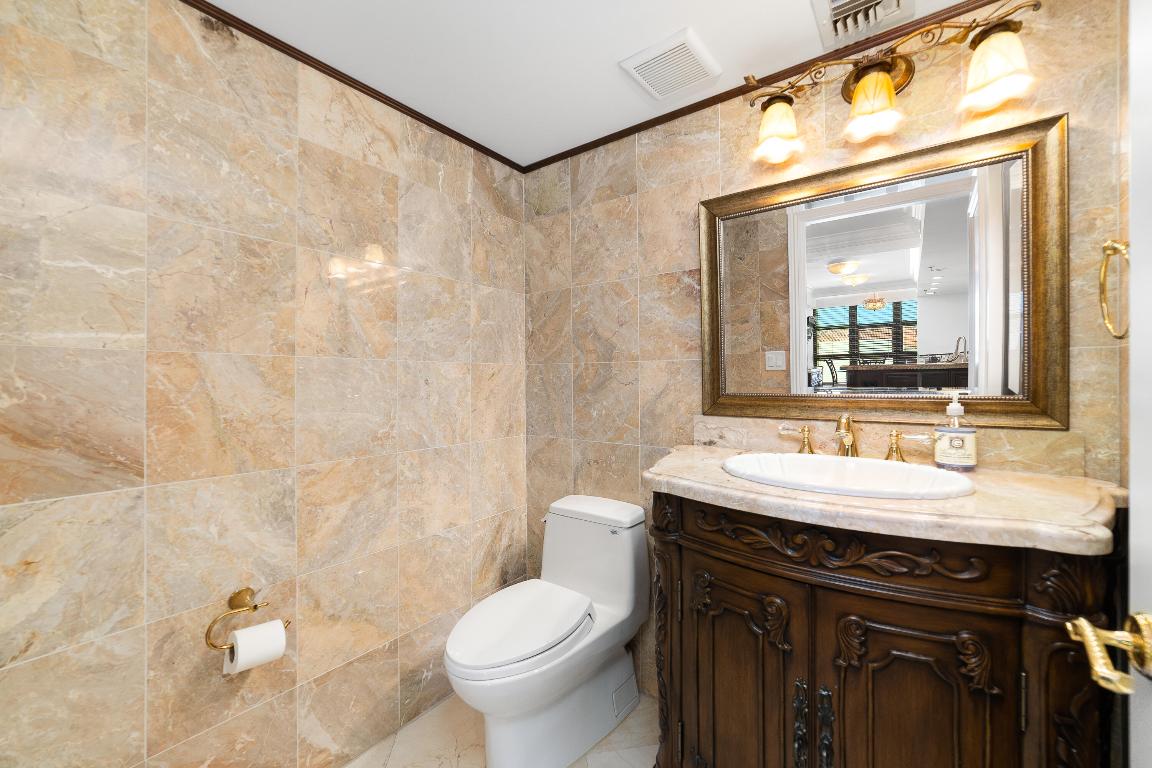 BRAEMAR ISLE CONDO - Residential