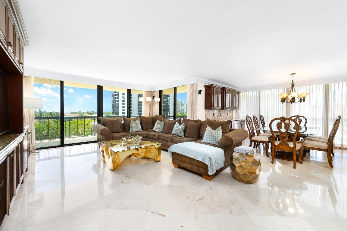 BRAEMAR ISLE CONDO - Residential