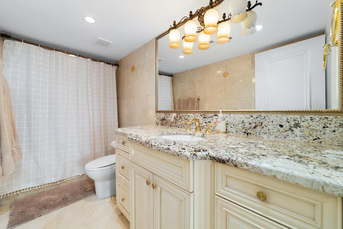 BRAEMAR ISLE CONDO - Residential