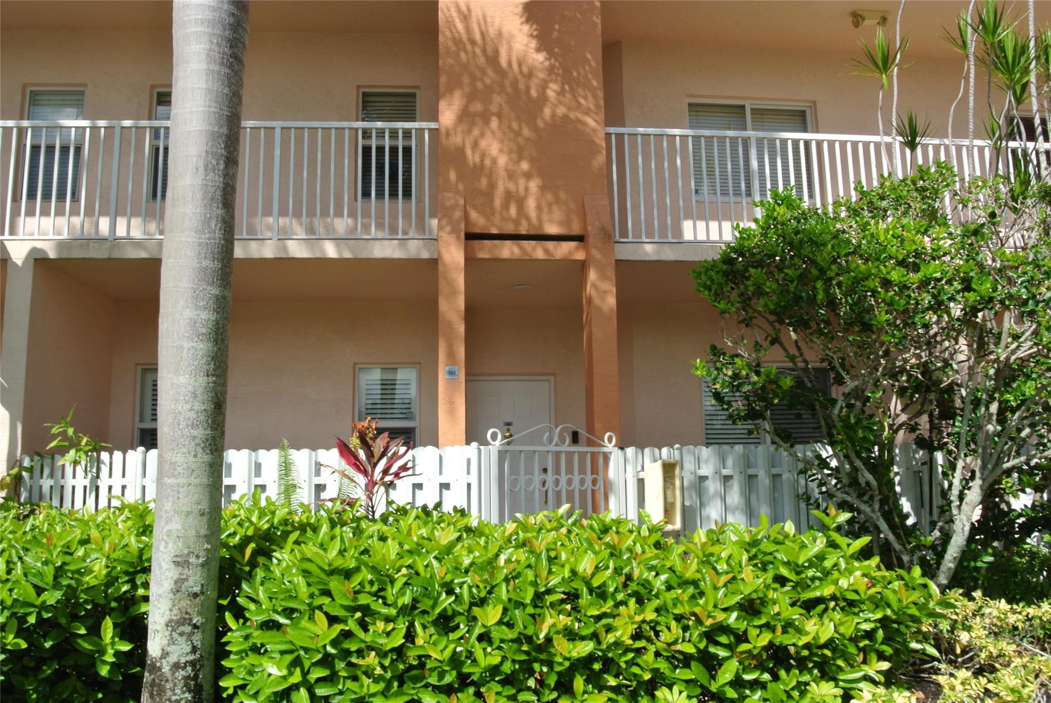 7735 Yardley Dr 103