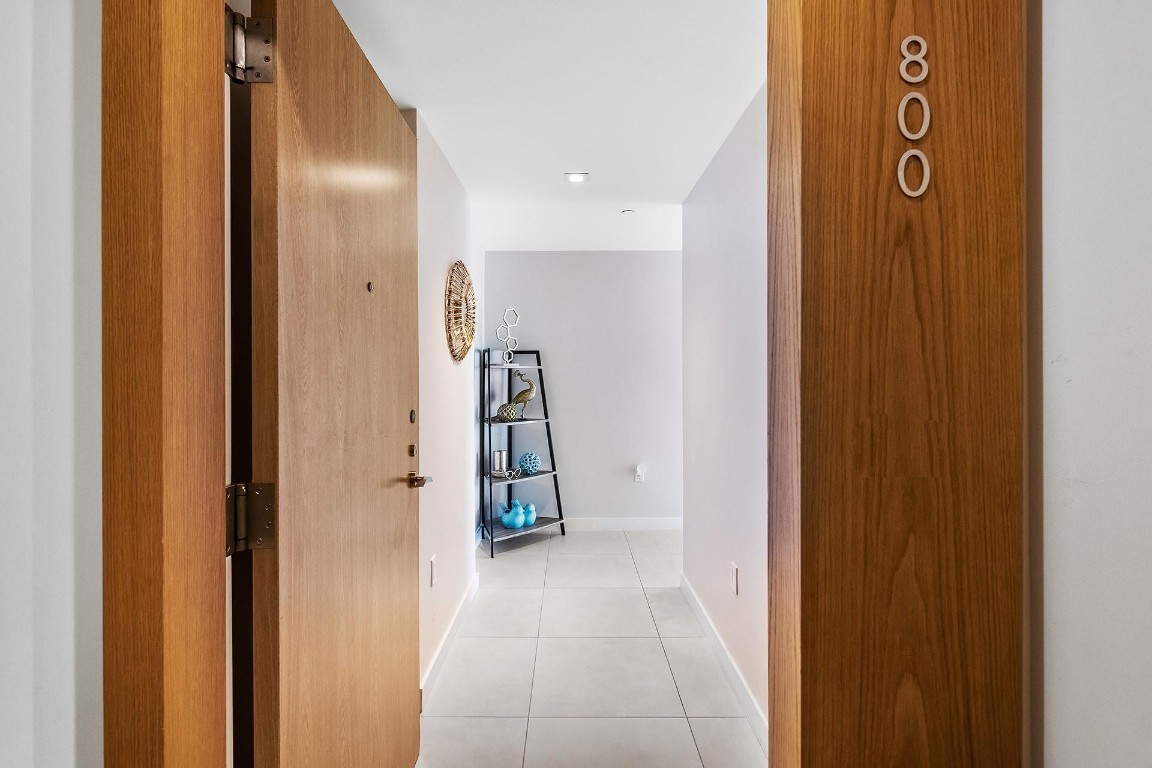 401 N Birch Road 800