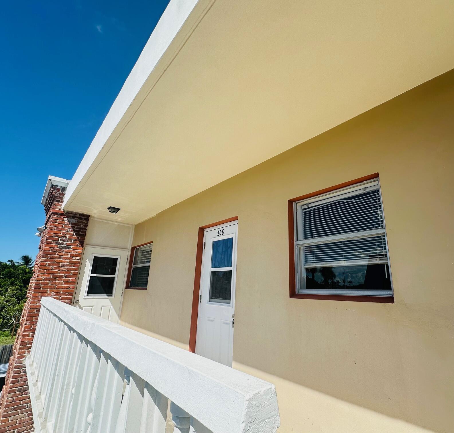 NORTH PALM BEACH VILLAGE - Residential Lease