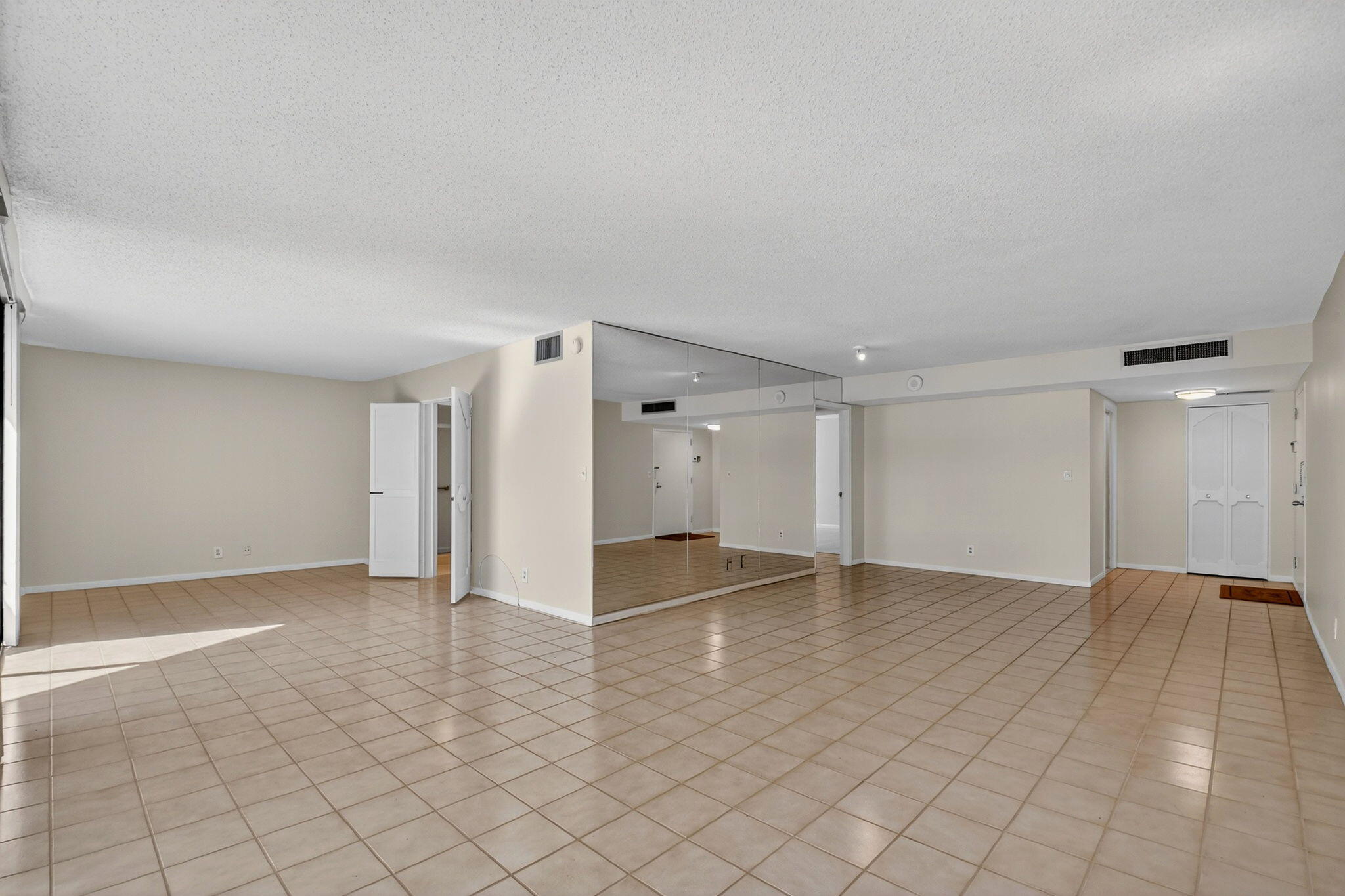 LANDS OF THE PRESIDENT CONDO 2 , - Residential