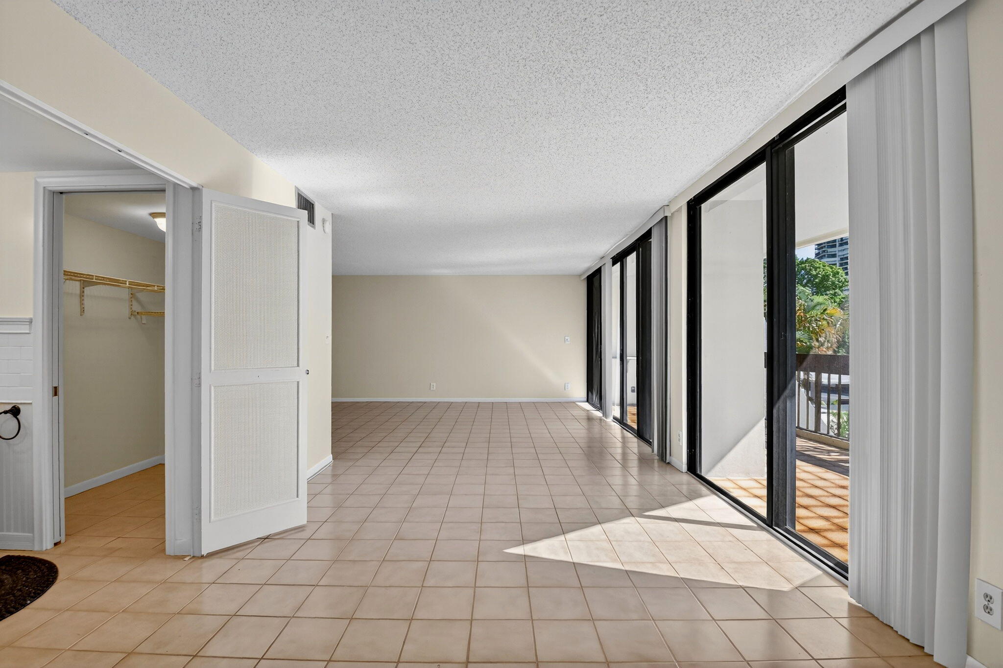 LANDS OF THE PRESIDENT CONDO 2 , - Residential