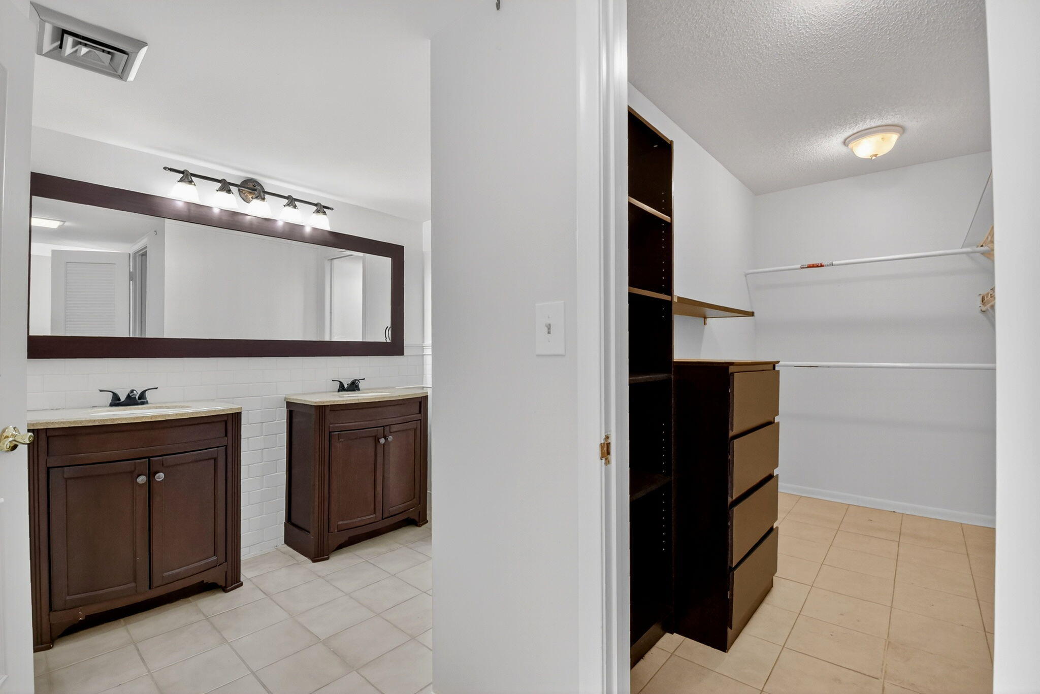 LANDS OF THE PRESIDENT CONDO 2 , - Residential