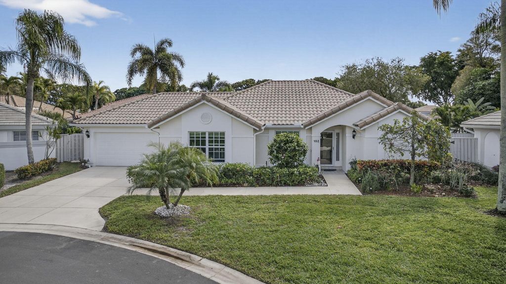 Photo of 152 Eagleton Court, Palm Beach Gardens, FL 33418 (MLS # R11157953)