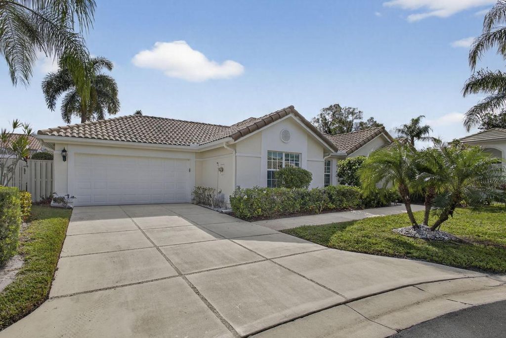 Photo of 152 Eagleton Court, Palm Beach Gardens, FL 33418 (MLS # R11157953)