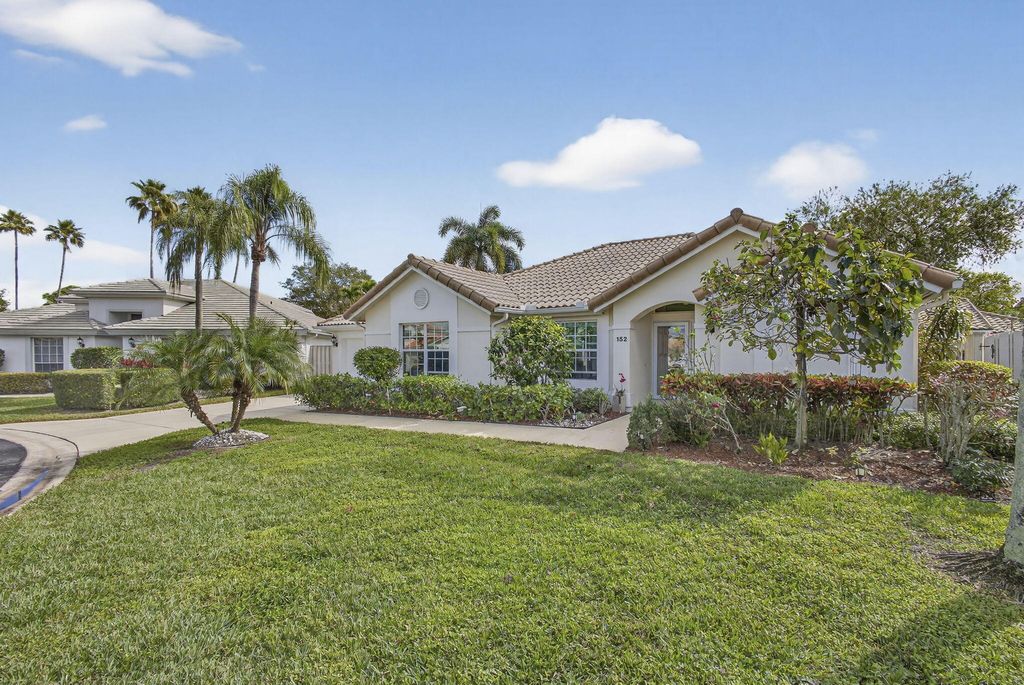 Photo of 152 Eagleton Court, Palm Beach Gardens, FL 33418 (MLS # R11157953)