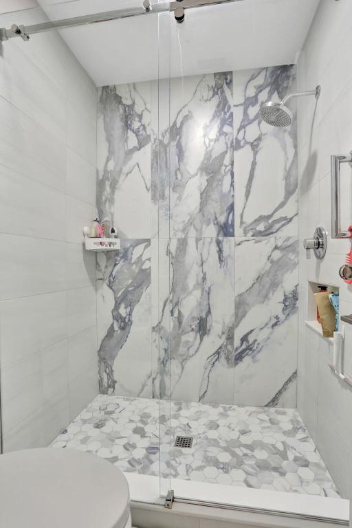 APPLEWOOD VILLAGE II-A CONDO - Residential Lease