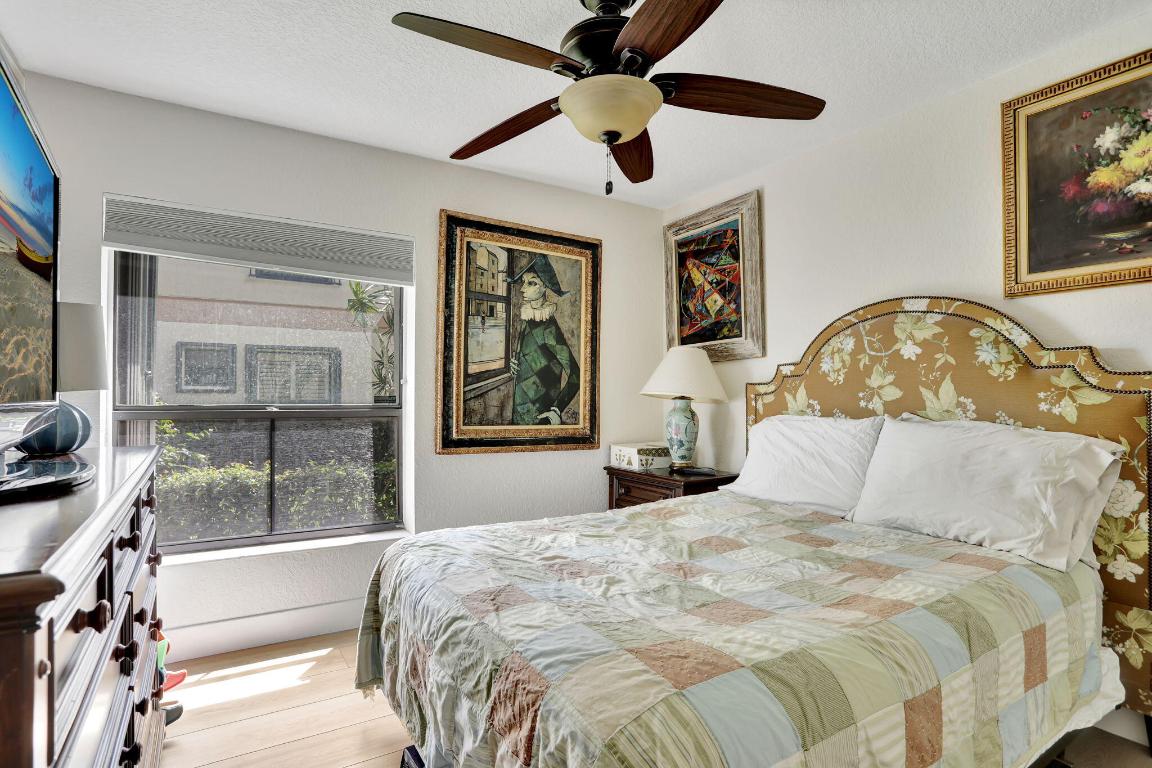 APPLEWOOD VILLAGE II-A CONDO - Residential Lease