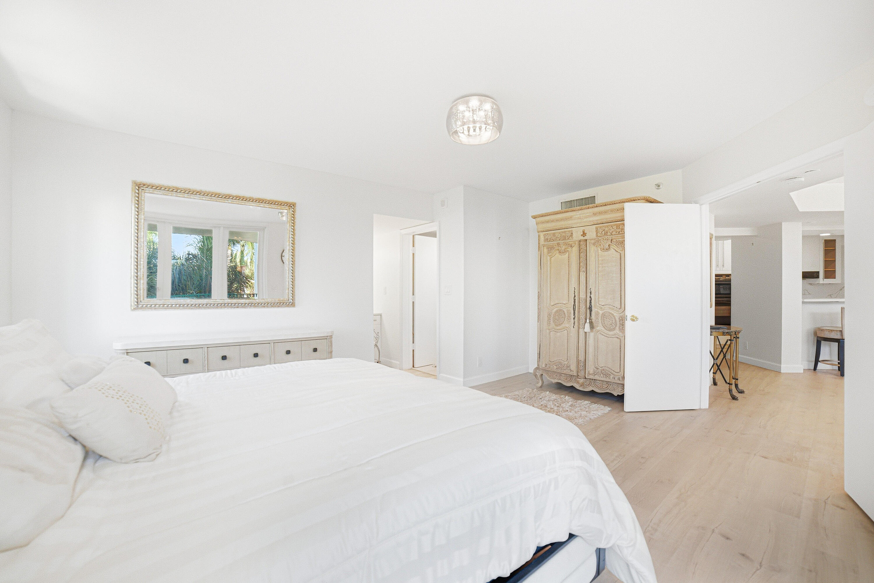 MIZNER COURT CONDO - Residential