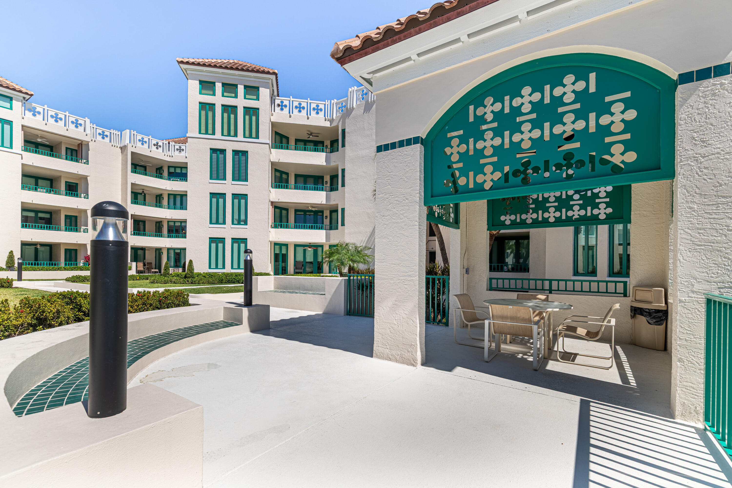 MIZNER COURT CONDO - Residential