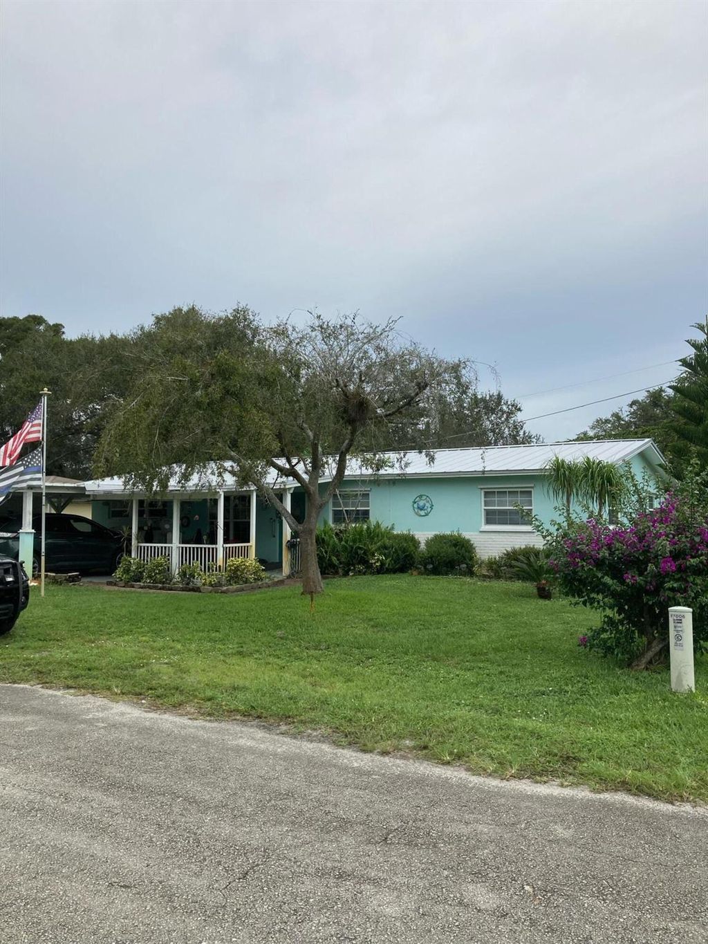Photo of 1008 Buckeye Drive, Fort Pierce, FL 34982 (MLS # R10927655)