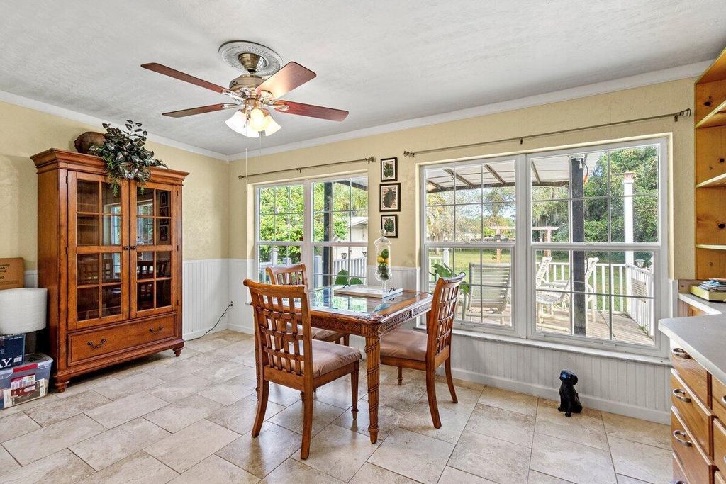 Photo of 1008 Buckeye Drive, Fort Pierce, FL 34982 (MLS # R10927655)