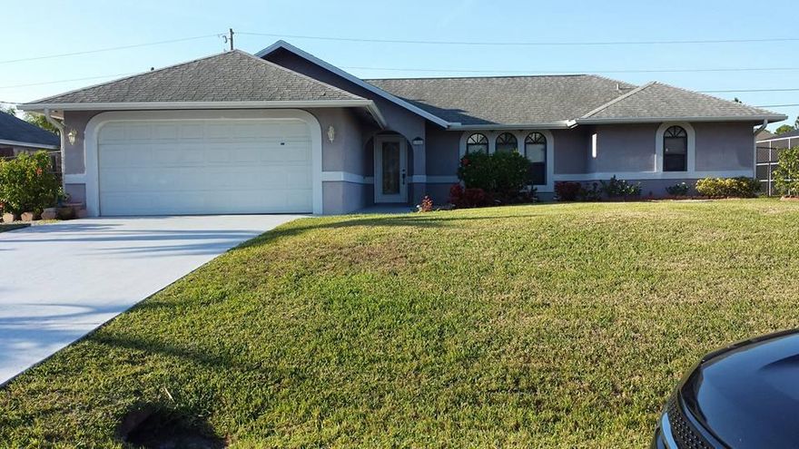 Well maintained 3bedroom 2bathroom Pool house. Lovely screened pool/patio area for entertaining.  Great Location close to Tradition and easy access to shopping and to Crosstown Pkwy and the  1-95.