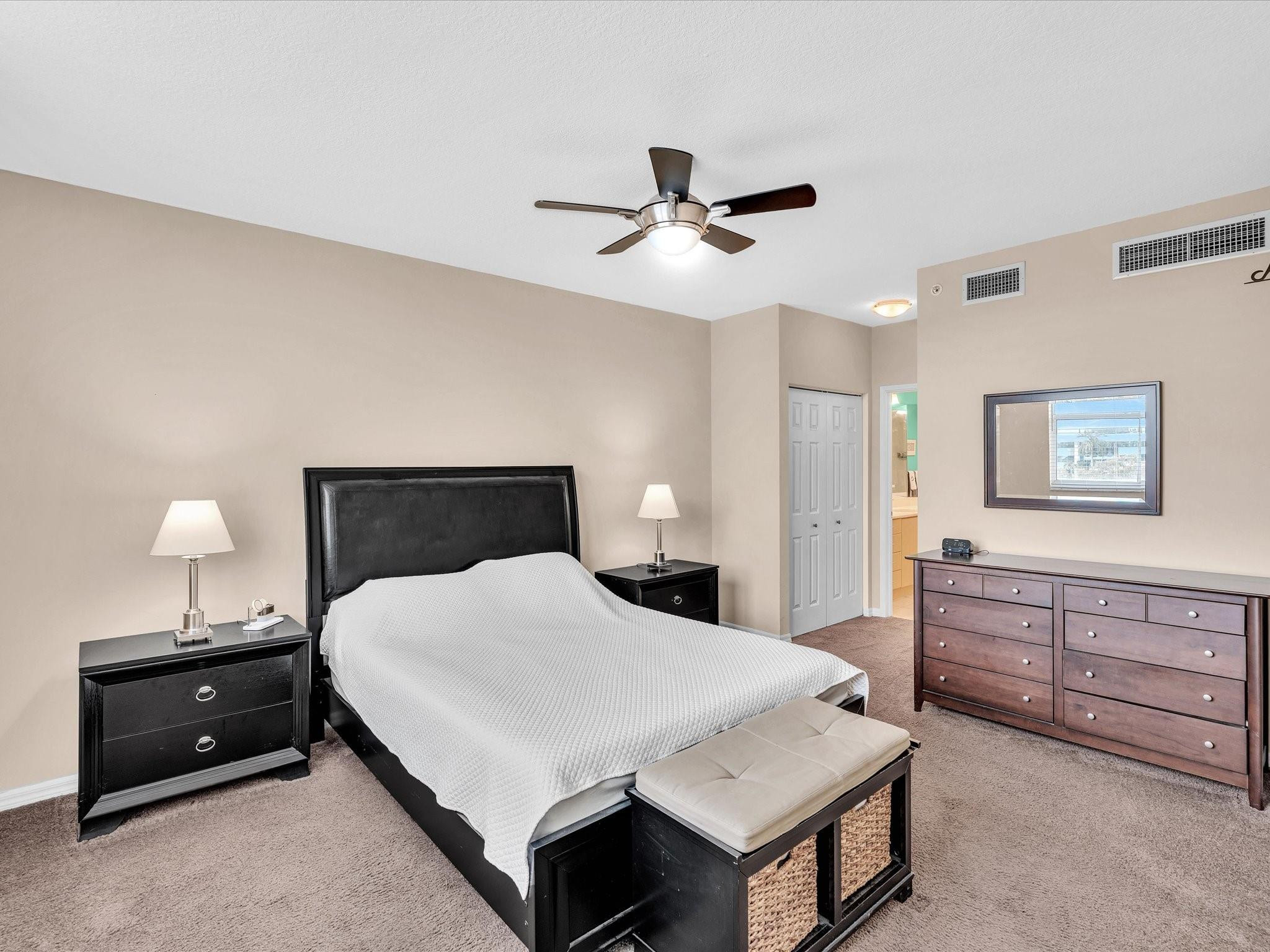 2421 NE 65th Street 406