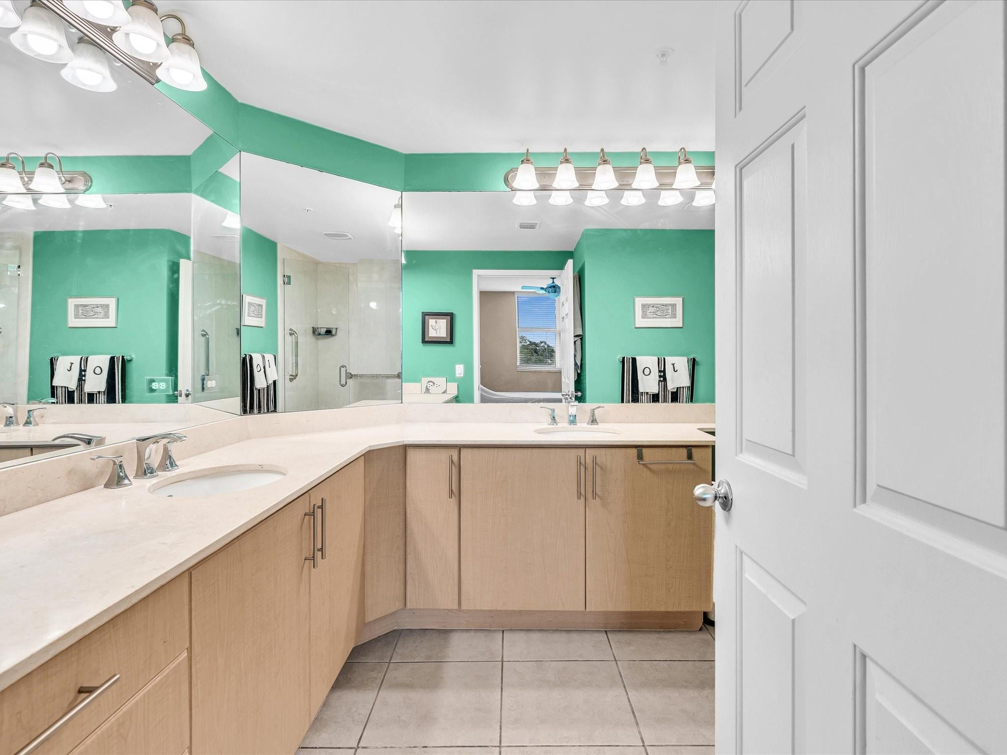 2421 NE 65th Street 406