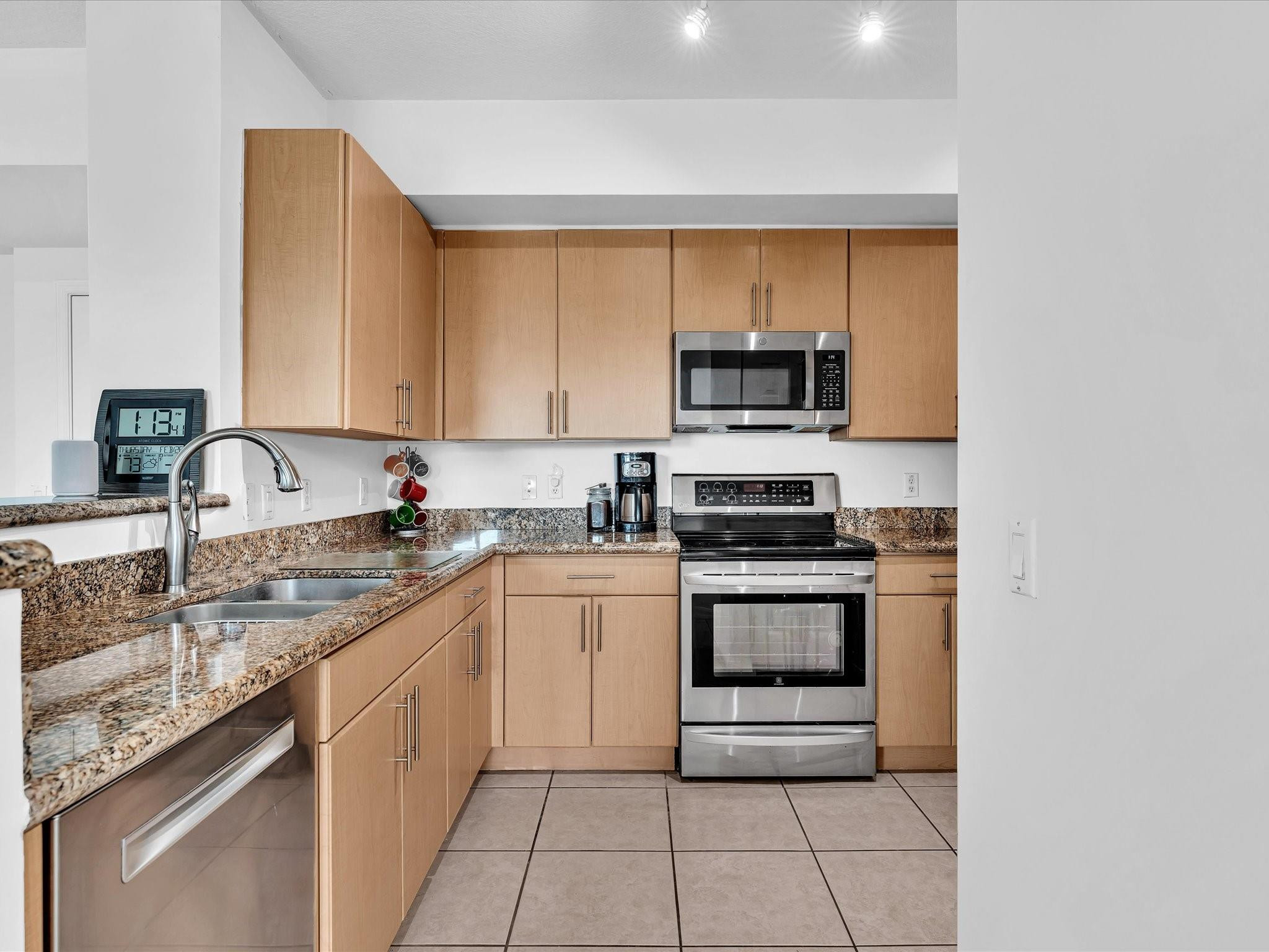 2421 NE 65th Street 406