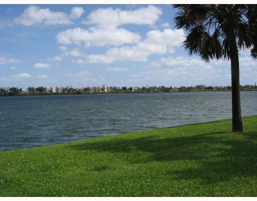 2647 NW 33rd Street 2310, Oakland Park FL 33309