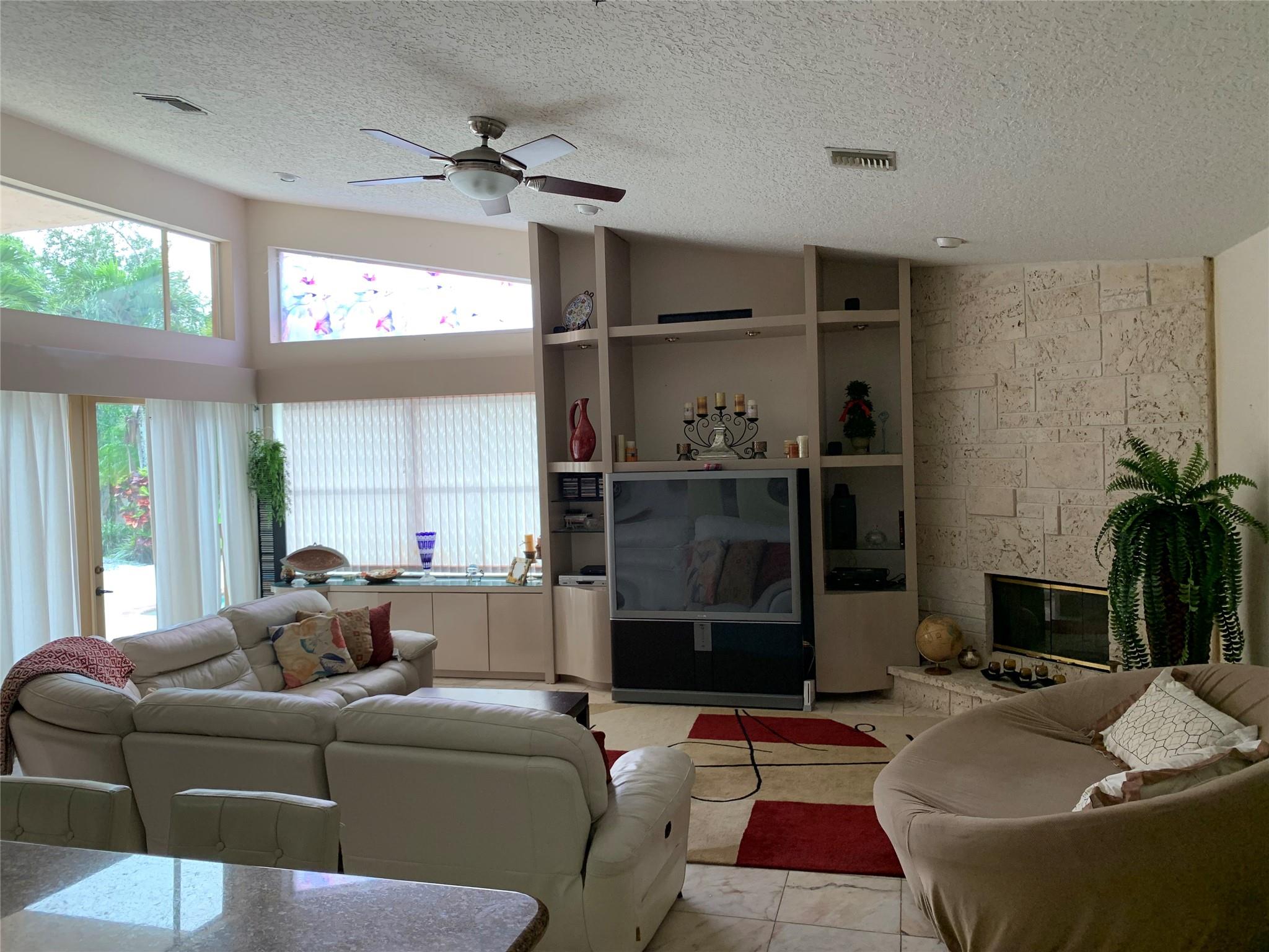 PINE TREE ESTATES - Residential