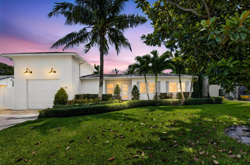 Photo of 1501 Dale Lane, Delray Beach, FL 33444 (MLS # B26022207)